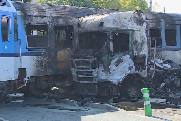 obrázek: Na přejezdu v Olomouci se srazil osobní vlak s kamionem