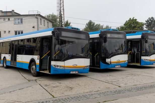 obrázek: Ostravský dopravní podnik poslal na Ukrajinu už deset autobusů. Chce věnovat i tramvaje