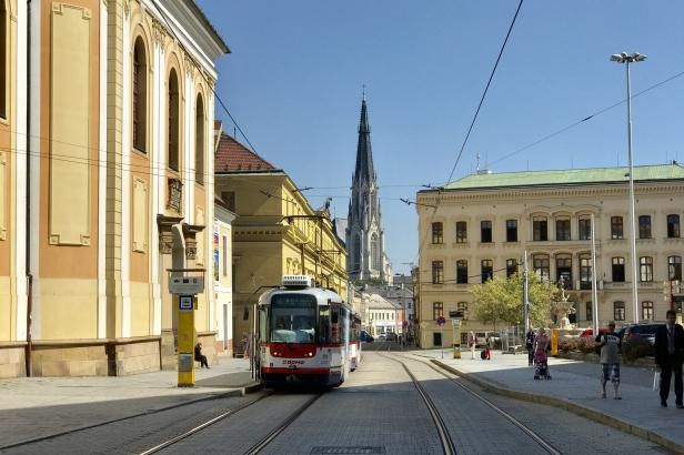 obrázek: Zastupitelé Olomouce schválili memorandum o převodu Hanáckých kasáren na kraj