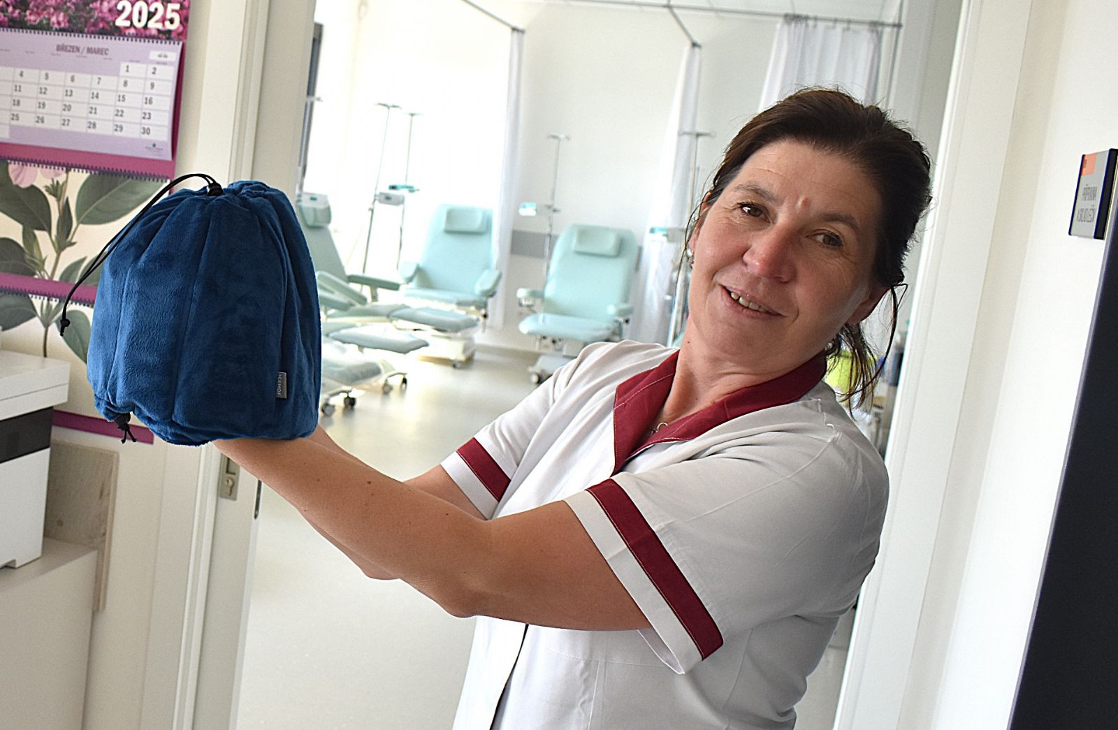 Krnovská nemocnice bojuje proti vypadávání vlasů při chemoterapii
