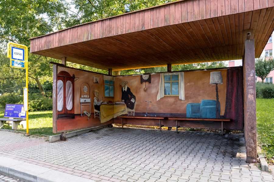 Zastávka v Ostravě-Porubě se proměnila v obývák Spejbla a Hurvínka