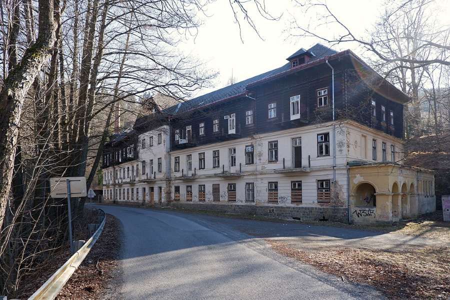 Jánské Koupele: Léčivá voda čeká na certifikaci, obnova za miliardu