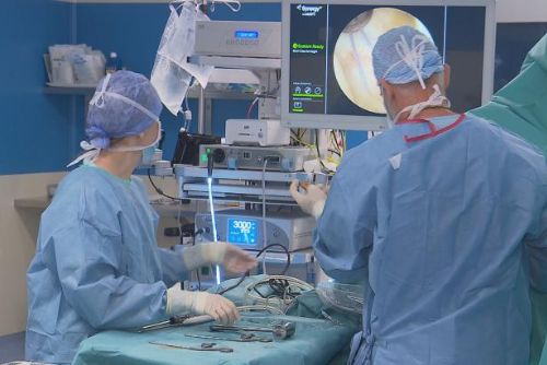 obrázek:Méně naplánovaných operací i ambulantní péče. Nemocnice se připravují na omezený režim