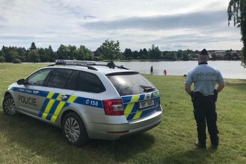 Foto: Policisté asistovali při porodu