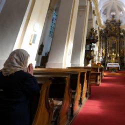 Chtěla blíž k Bohu, skončila s pokutou. Žena si v Rokycanech bez dovolení vzala klíče od kostela