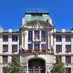 Kandidátky do pražského zastupitelstva omládly. Strany nominují více žen i lidí pod 30 let