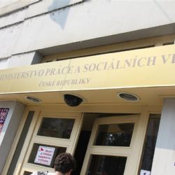Minimální mzda půjde znovu nahoru. Vláda stanovila nový způsob výpočtu