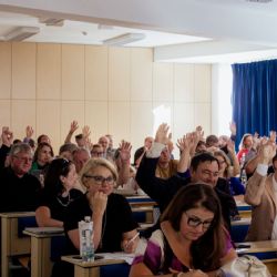 Padesát starostů v Plzni navštívilo ZČU. Vědci představili chytré obleky a řešení pro obce