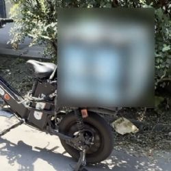 Policie v Praze kontroluje elektrokola a koloběžky. Některé stroje nesplňovaly podmínky pro provoz