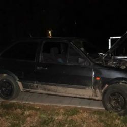 Policista ho chtěl upozornit na světla. Řidič místo poděkování ujížděl až do Dobřan