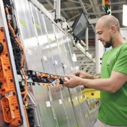 Škoda Auto zvýší tarifní mzdy o 3 %, zaměstnanci dostanou jarní odměny až 150 tisíc korun