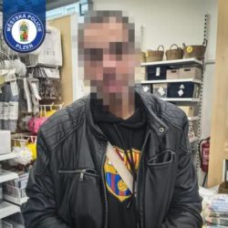 V Pepcu kradl vonné svíčky, chtěl je zpeněžit