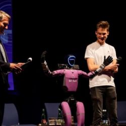 Zázraky? Věda! odstartovala v Domažlicích. Přivezla robota, vesmír i vyprodaný sál