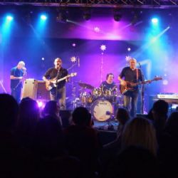 Koncert ledendárních Buty měl v Konstantinkách skvělou atmosféru
