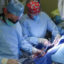 První dobrovolník na transplantaci hlavy by mohl zažít něco horšího než smrt