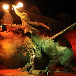 Robotický oheň chrlící drak navštívil Plzeň