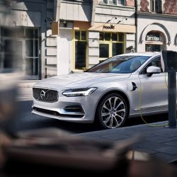 Volvo chce prodat do roku 2025 milion elektroaut