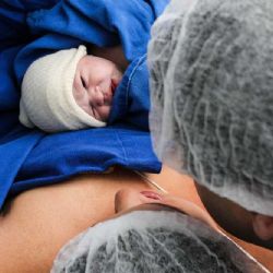Ostrava: Císařský řez umožňuje matce první kontakt s dítětem