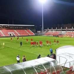 Pardubický stadion oslňuje okolí: Osvětlení čeká náprava