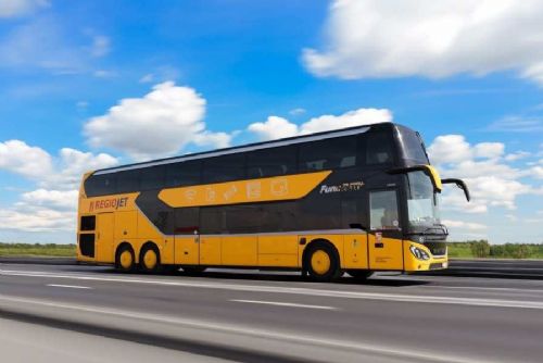 obrázek:RegioJet nasadí na trasu Brno–Ostrava dvoupodlažní autobusy Setra, cestující čeká vyšší komfort