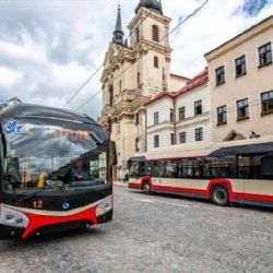 Trolejbusem v Jihlavě 30 vteřin, pěšky 1,5 minuty mezi zastávkami