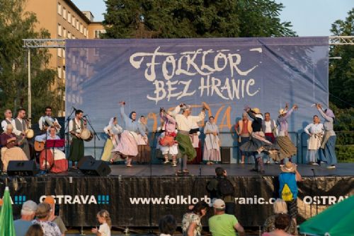 Foto: Folklor opět roztančí Hlavní třídu