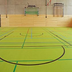 Třinecké Gymnázium má novou moderní tělocvičnu, změnilo se i venkovní sportoviště
