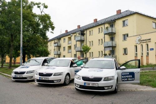 Foto: Senior expres od nového roku mírně podražil