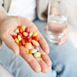Doplňky stravy užívá 84 % lidí ve věku 18 až 55 let. Kvalitu posuzují podle různých kritérií