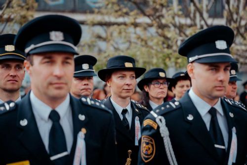 Foto: Opava slavila 80 let hasičů: Ocenění pro hrdiny