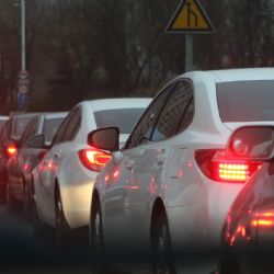 Uzavření hlavního tahu v Litoměřicích vyvolalo dopravní chaos
