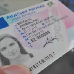 Do konce roku skončí platnost více než 284 tisíc řidičských průkazů. Nový lze vyzvednout i ve výdejním boxu