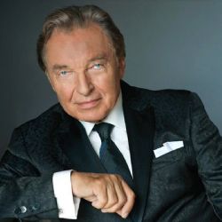 Karel Gott znovu ožije ve svém milovaném „Svaťáku“. Felix Slováček odhalí vzpomínky ze zákulisí