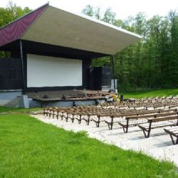 Letní kino Houštka čeká modernizace: rozšířené zázemí a druhá scéna za 46 milionů
