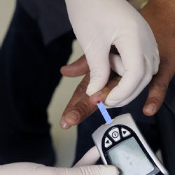 Nadváha, alkohol, cholesterol: hříchy, které někdy zachraňují život