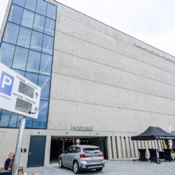 Obří parkovací dům na Světovaru je hotový. Nabídne 433 míst za deset korun