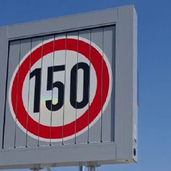 Pilotní 150 km/h na D3 přineslo více nehod. Úspora času zůstává minimální