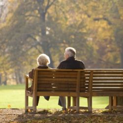 Plzeňský kraj stárne, nejvíce je to vidět na Klatovsku. Na 100 dětí připadá 171 seniorů