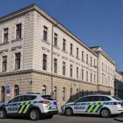 Policie ráno zasahovala u Krajského soudu v Plzni, anonym nahlásil bombu