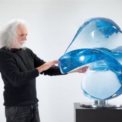 Pop-art se vrací domů. Josef Rataj zaplnil plzeňské Depo Moto Art barvami a ikonami