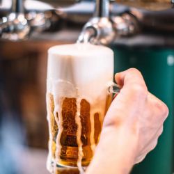 Radegast má nové sběratelské půllitry. Připomenou Bezruče, Baťu i Jurkoviče