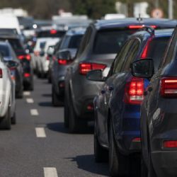 Středočeský kraj žádá zrušení zjednosměrnění ulice Na Krutci. Praha 6 opatření hájí kvůli bezpečnosti a MHD