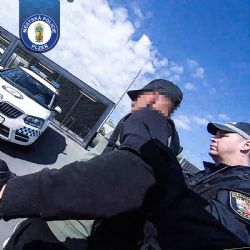 U Hamburku v Plzni vyhrožoval lidem opilý muž. Strážníci mu naměřili přes tři promile