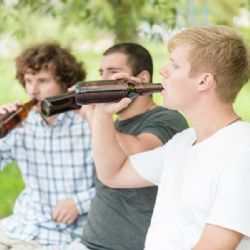 V Brně přibývá lidí hledajících pomoc s alkoholem, kontaktní centrum nabízí i program kontrolované konzumace
