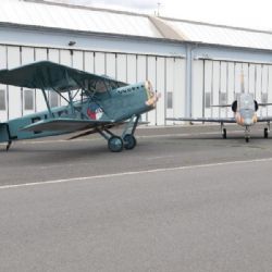 V Kbelích se setkaly dva letouny Aero. Ab-11 a L-39 Skyfox připomněly sto let českého letectví