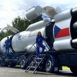 Vesmírná raketa míří do Plzně. SpaceBuzz vezme děti i veřejnost na virtuální let kolem Země