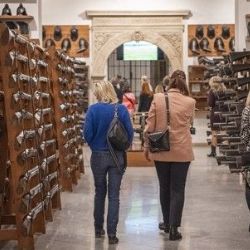 Západočeské muzeum odhaluje zrekonstruovanou městskou zbrojnici se vzácnými zbraněmi